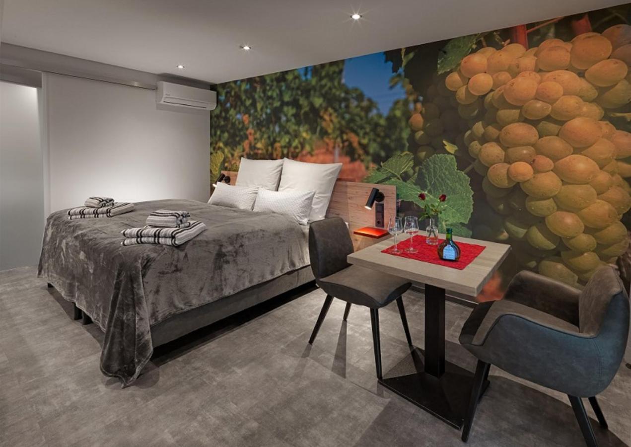 Weinmotel Simon 1 A آلتسناو اين اونترفرانكن المظهر الخارجي الصورة