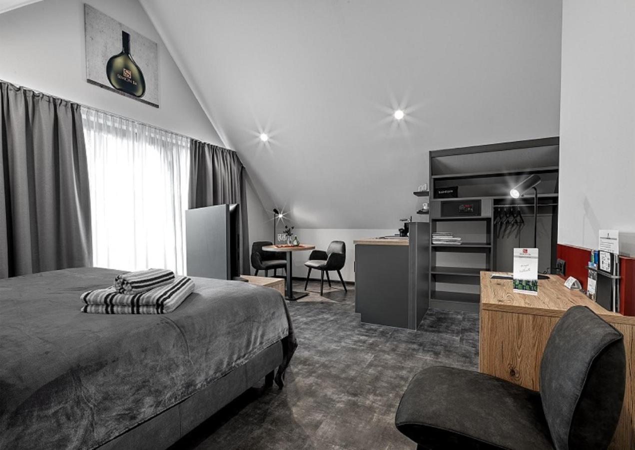 Weinmotel Simon 1 A آلتسناو اين اونترفرانكن المظهر الخارجي الصورة